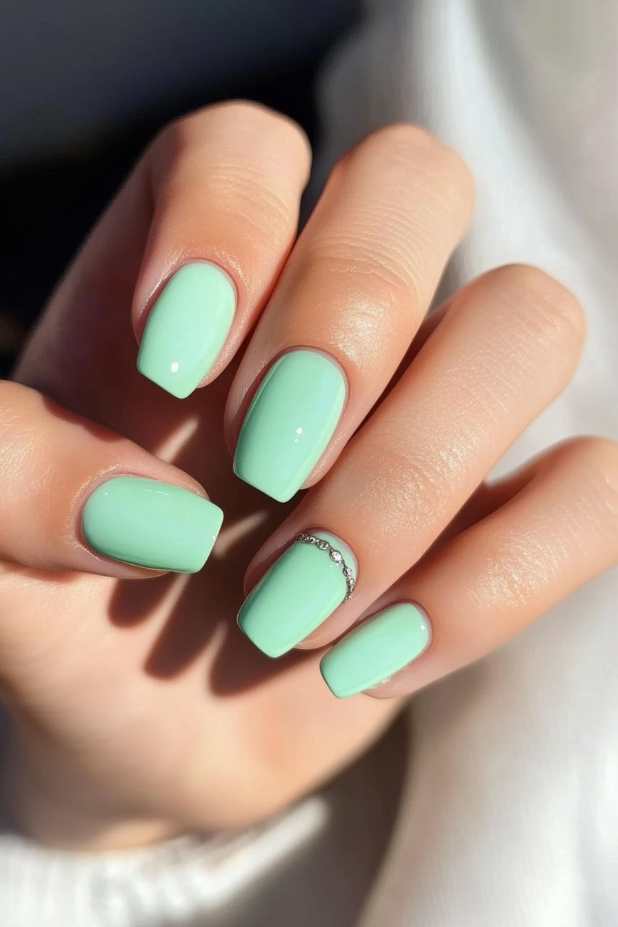 6. Minty Fresh (Short Almond Nail Design Ideas) - Short Almond Nail Design Ideas
